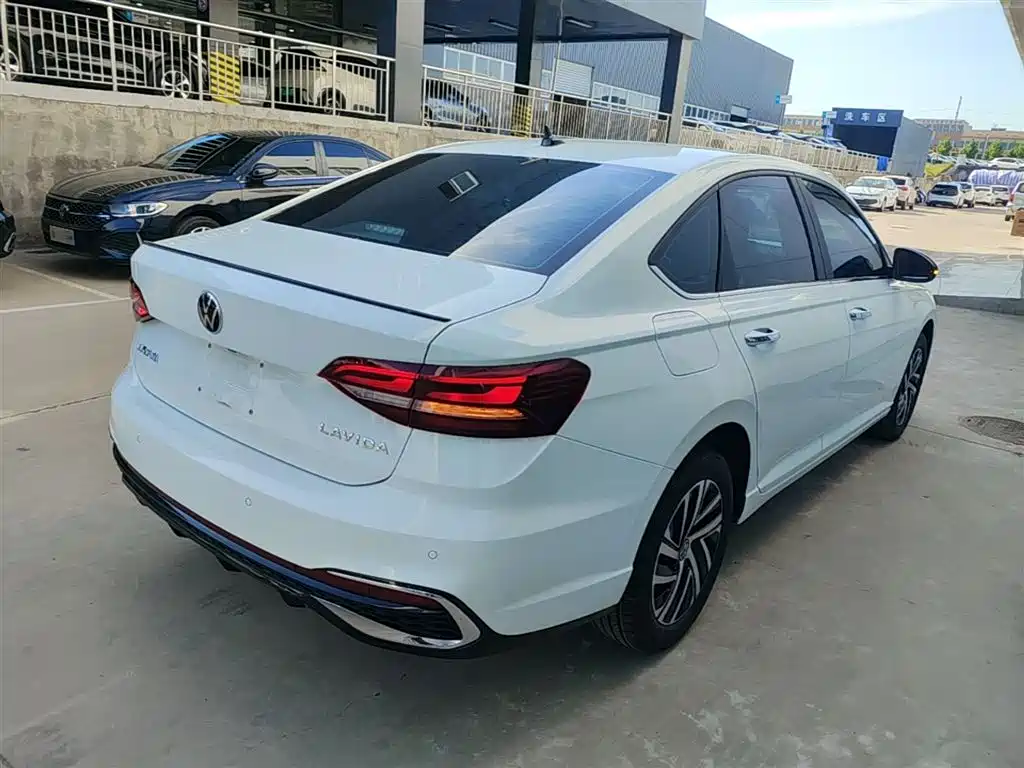 Volkswagen Lavida 2024 Model 300TSI DSG Starlight Leading Edition фото 7