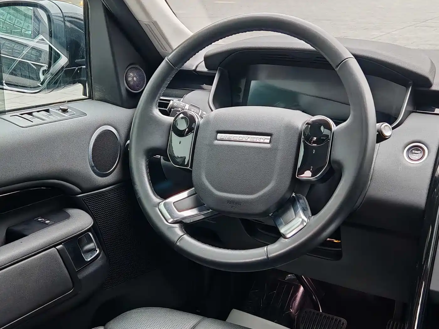 Land Rover Discovery 2020 3.0 SC V6 SE фото 8