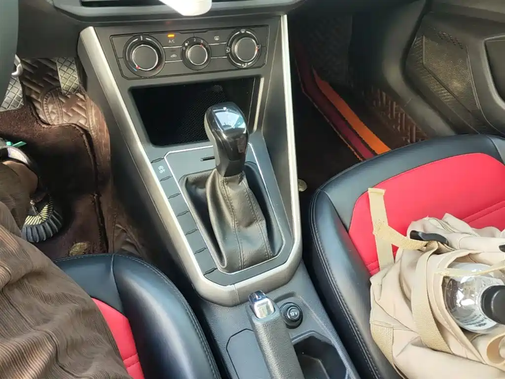 Volkswagen Polo 2019 Plus 1.5L Automatic Panorama Enjoyment Edition фото 14