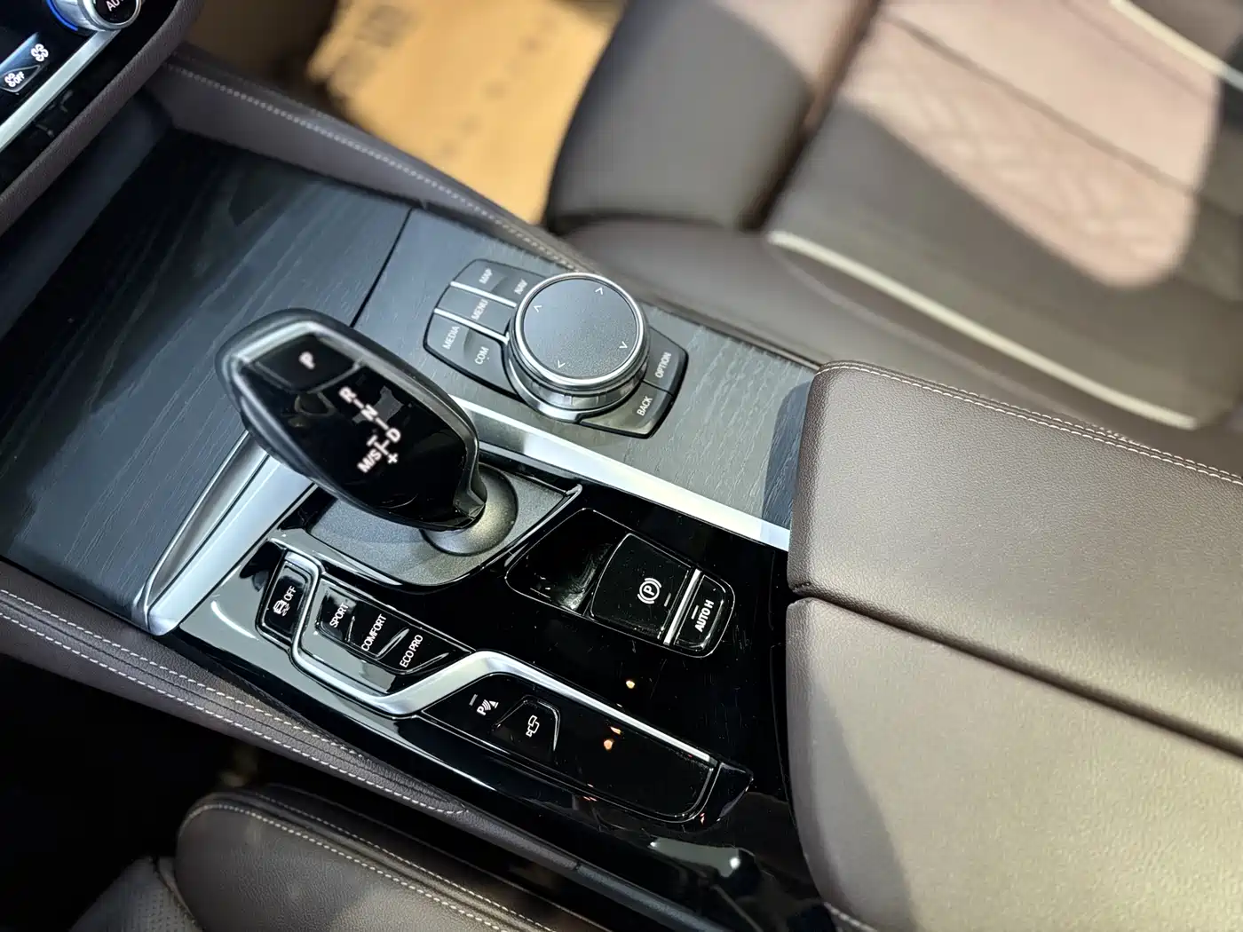 BMW 5 Series 2022 Model Third Facelift 530Li Premium M Sport Package фото 7