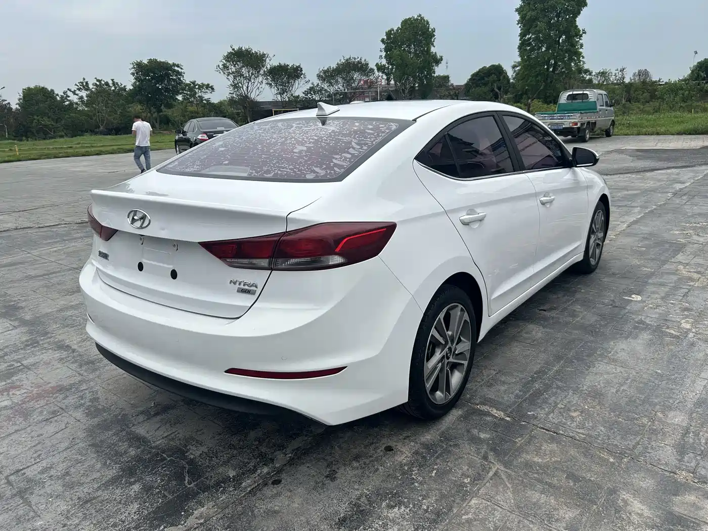 Hyundai Elantra 2016 1.6L Auto Smart·Youth Edition фото 9