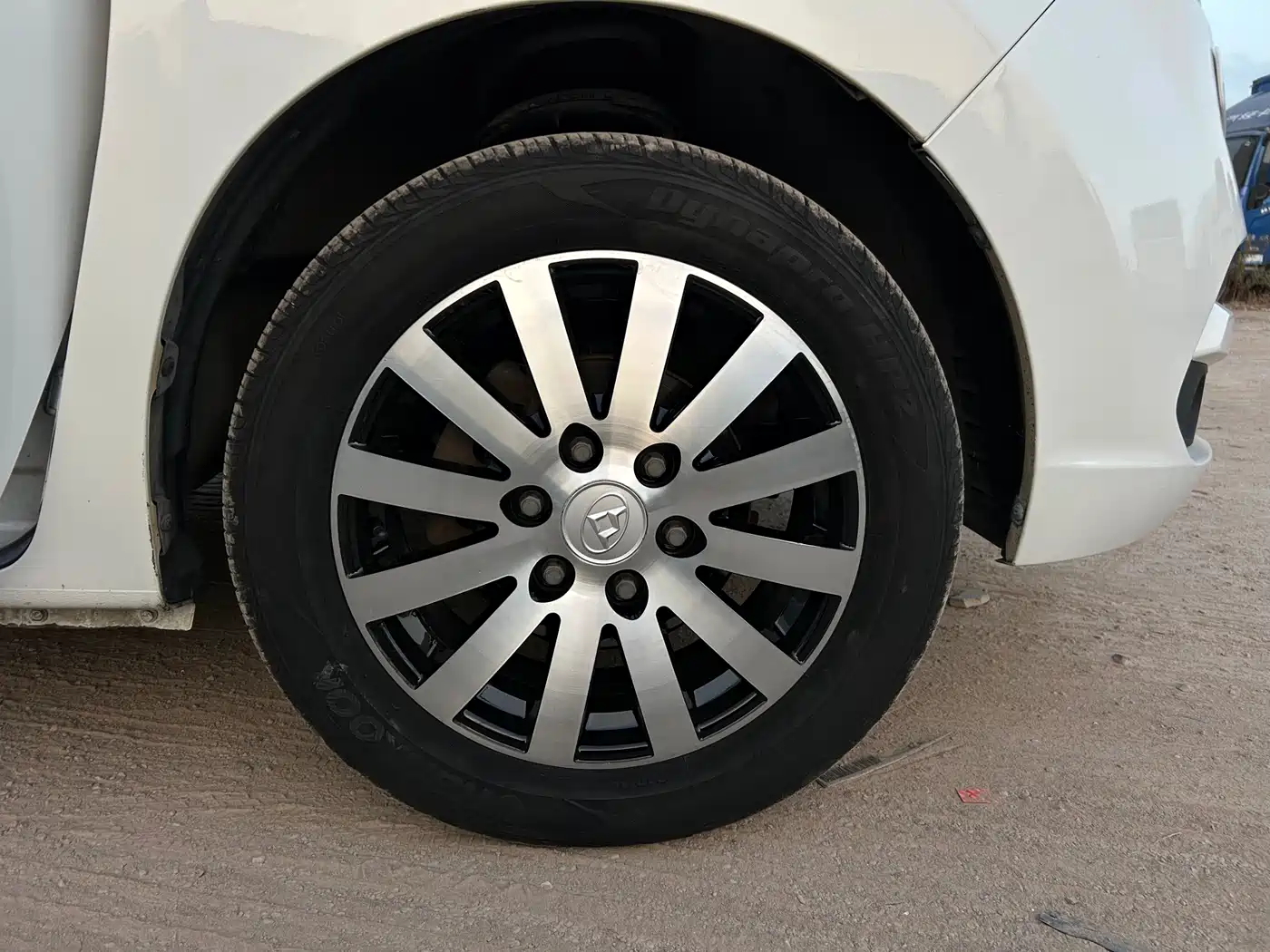 SAIC Maxus Maxus G10 2014 2.0T Automatic Luxury Executive Edition фото 10