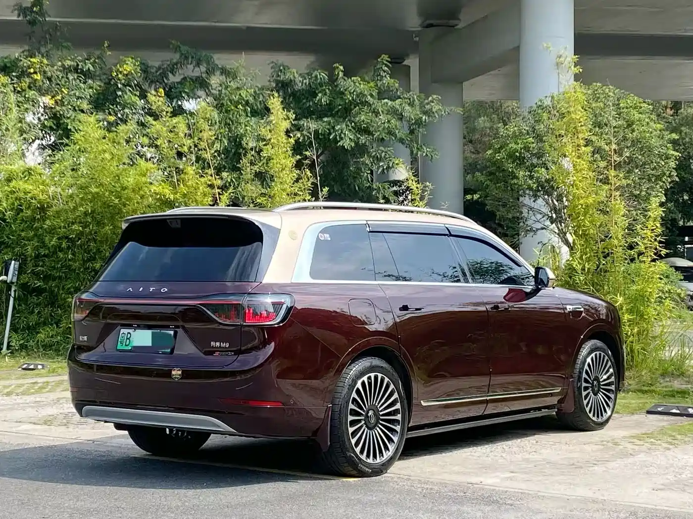 AITO Wenjie AITO M9 2025 Extended Range Ultra 52kWh 6-Seater фото 3