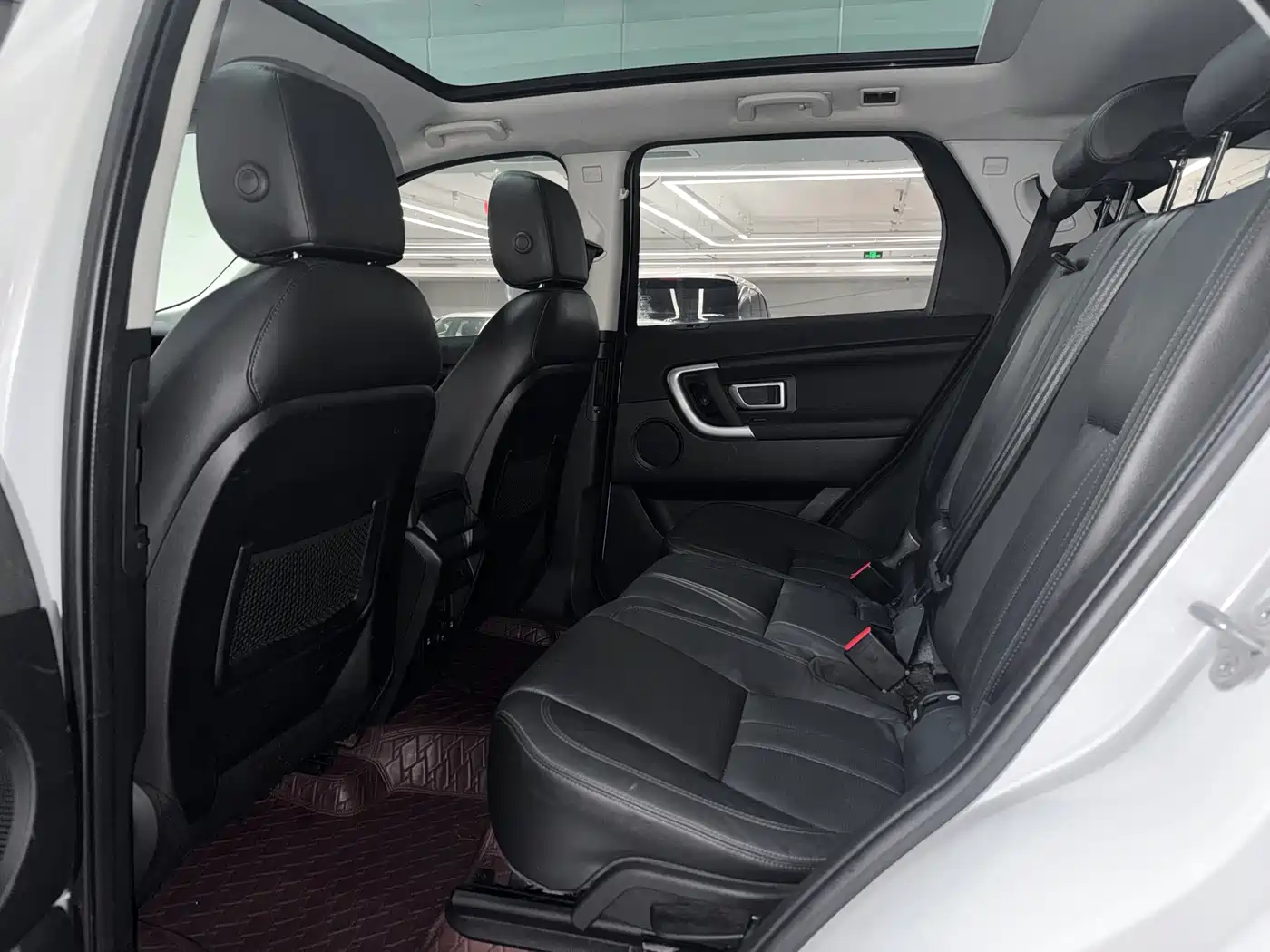 Land Rover Discovery Sport 2016 2.0T HSE фото 5