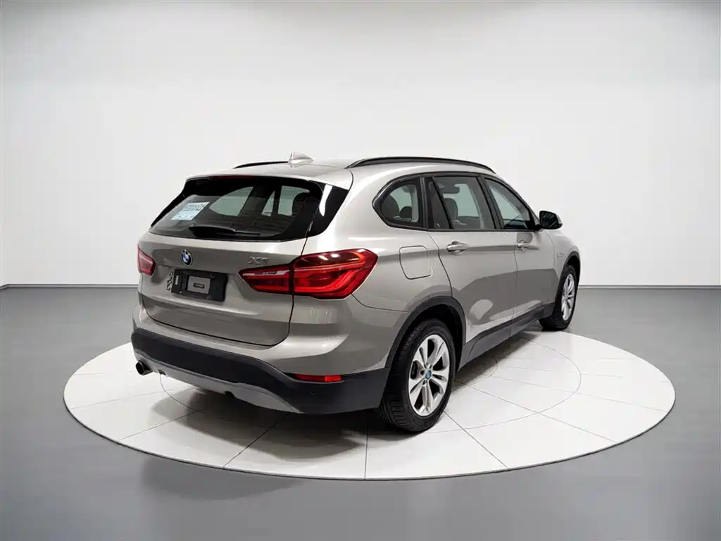 BMW X1 2016 sDrive18Li Premium Model фото 7