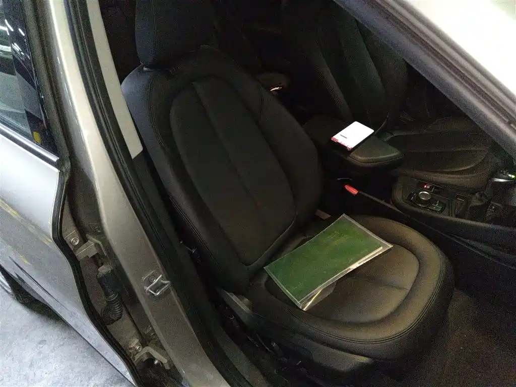 BMW X1 2016 sDrive18Li Premium Model фото 25