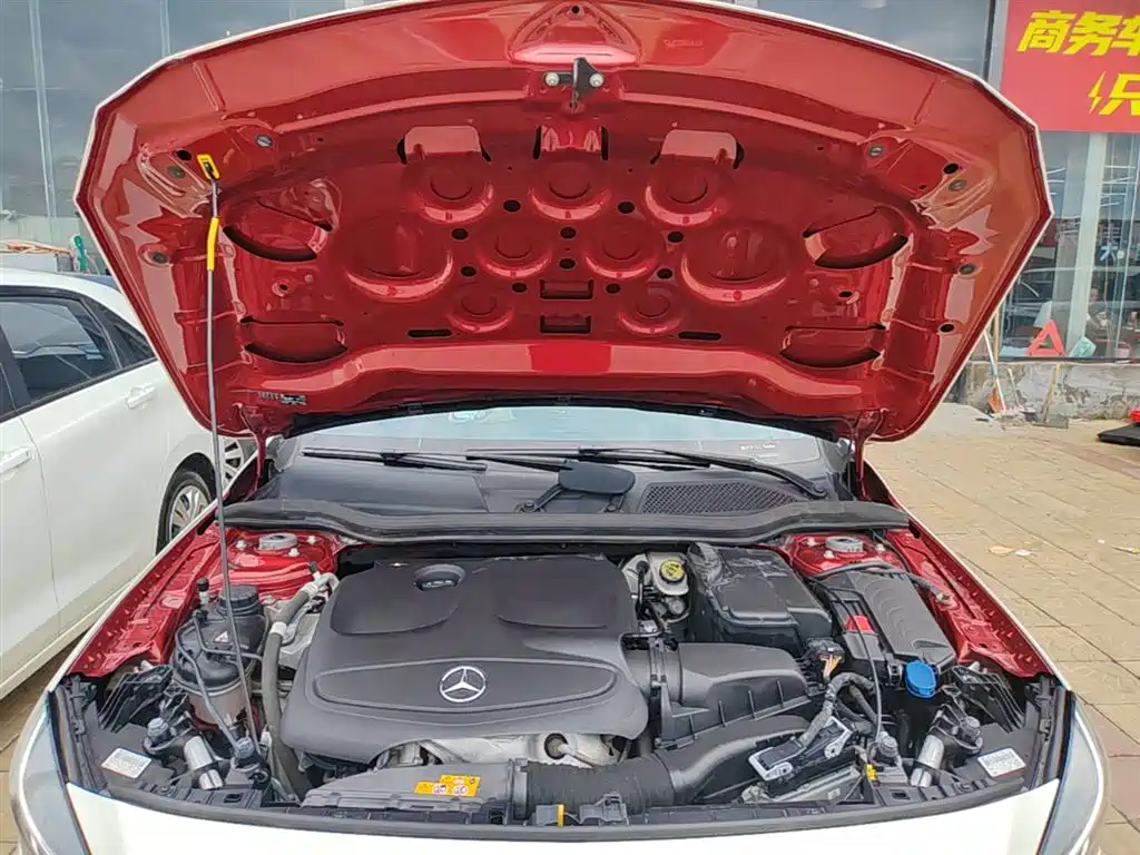 Mercedes-Benz GLA 2018 GLA 200 Dynamic фото 20