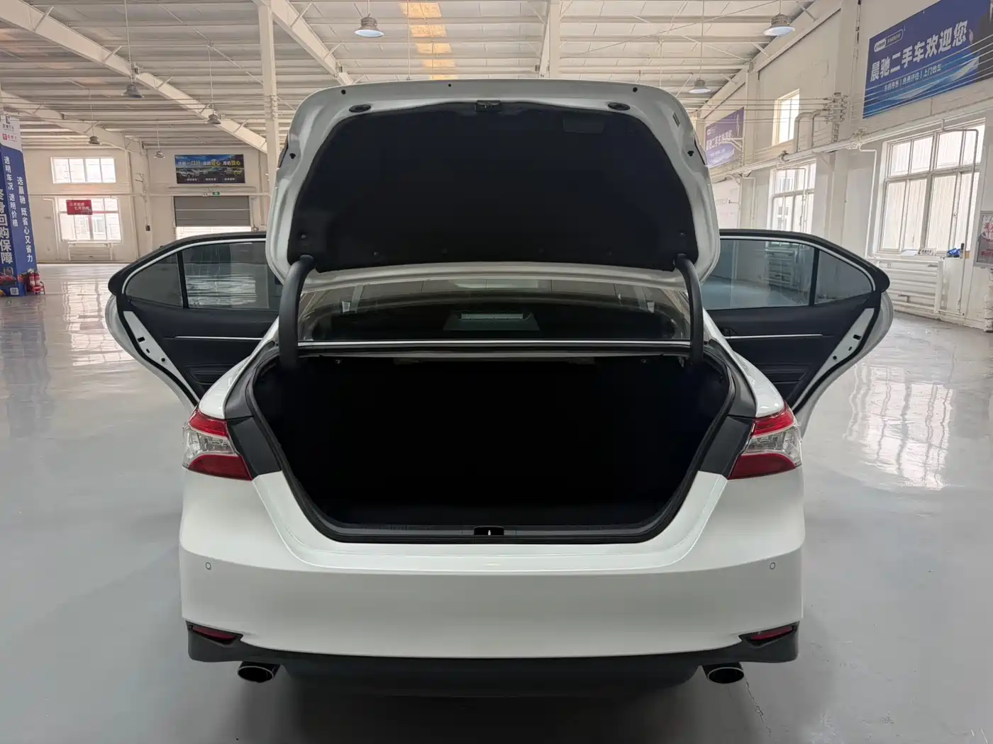 Toyota Camry 2021 2.5G Luxury Edition фото 16