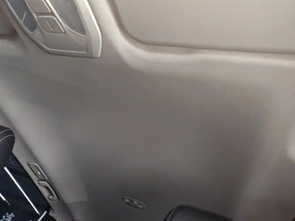 SAIC Maxus Maxus G50 2023 Model 1.5T Manual Joyride A фото 18