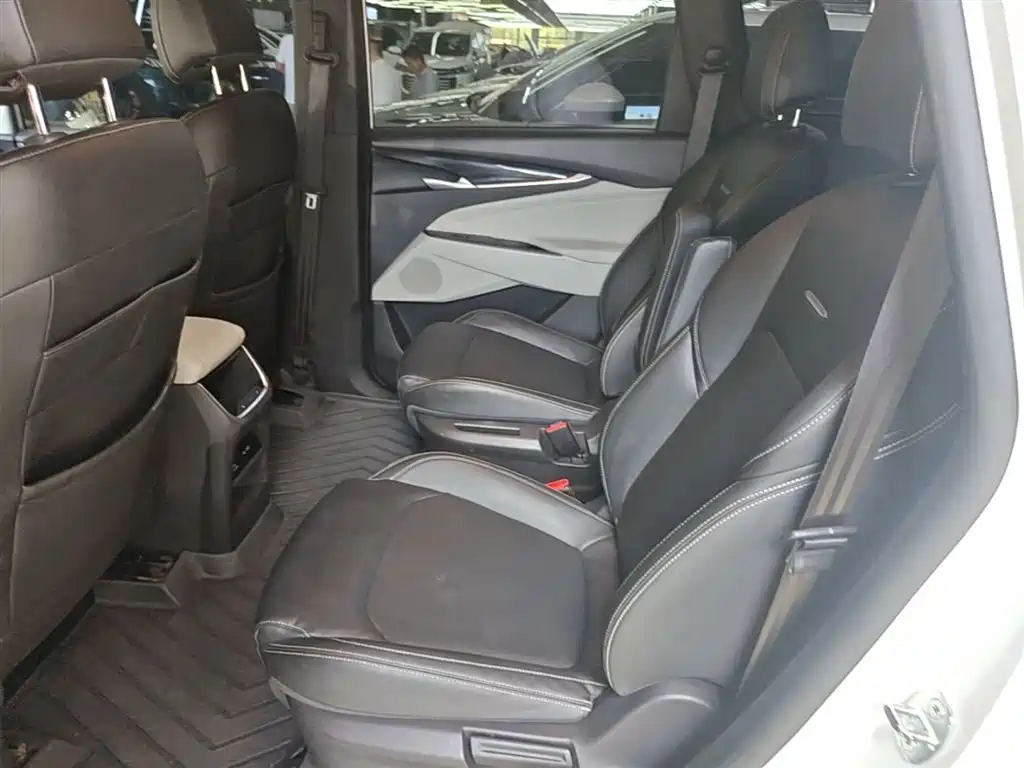 SAIC Maxus Maxus G50 2023 Model 1.5T Manual Joyride A фото 17