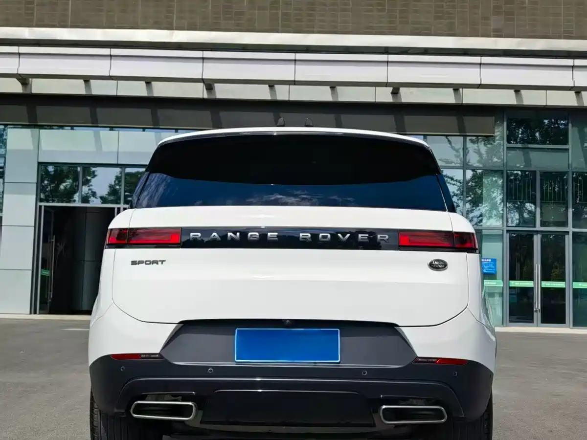 Land Rover Range Rover Sport 2024 360PS S фото 9