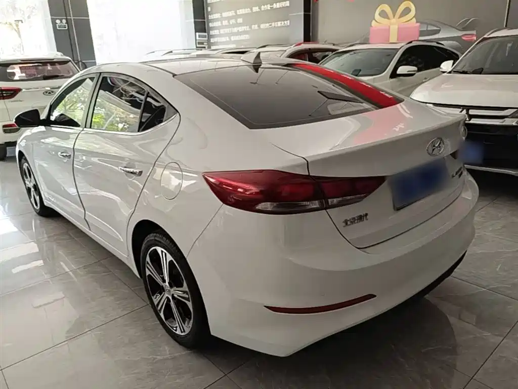 Hyundai Elantra 2018 1.4T DCT Dynamic·Vitality Model фото 5