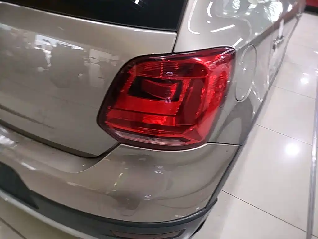 Фото 8 - Volkswagen Polo