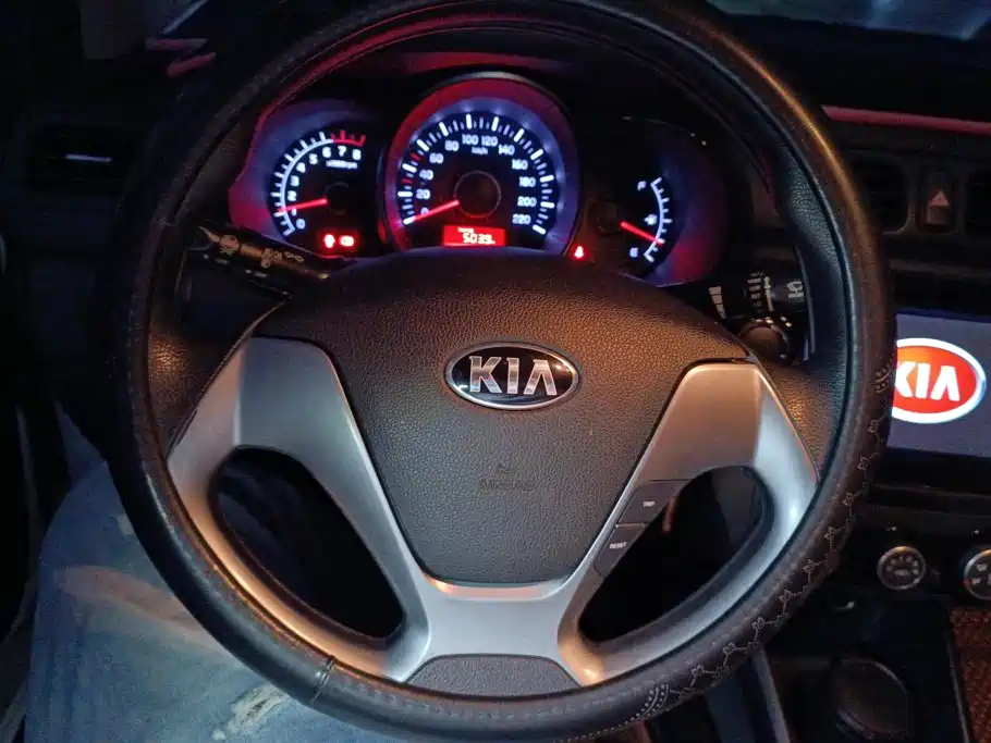 Photo 12 - Kia K2