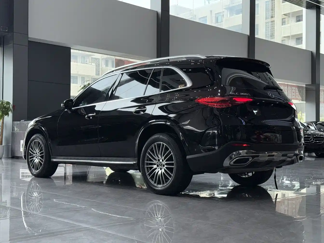 Фото 3 - Mercedes-Benz GLC