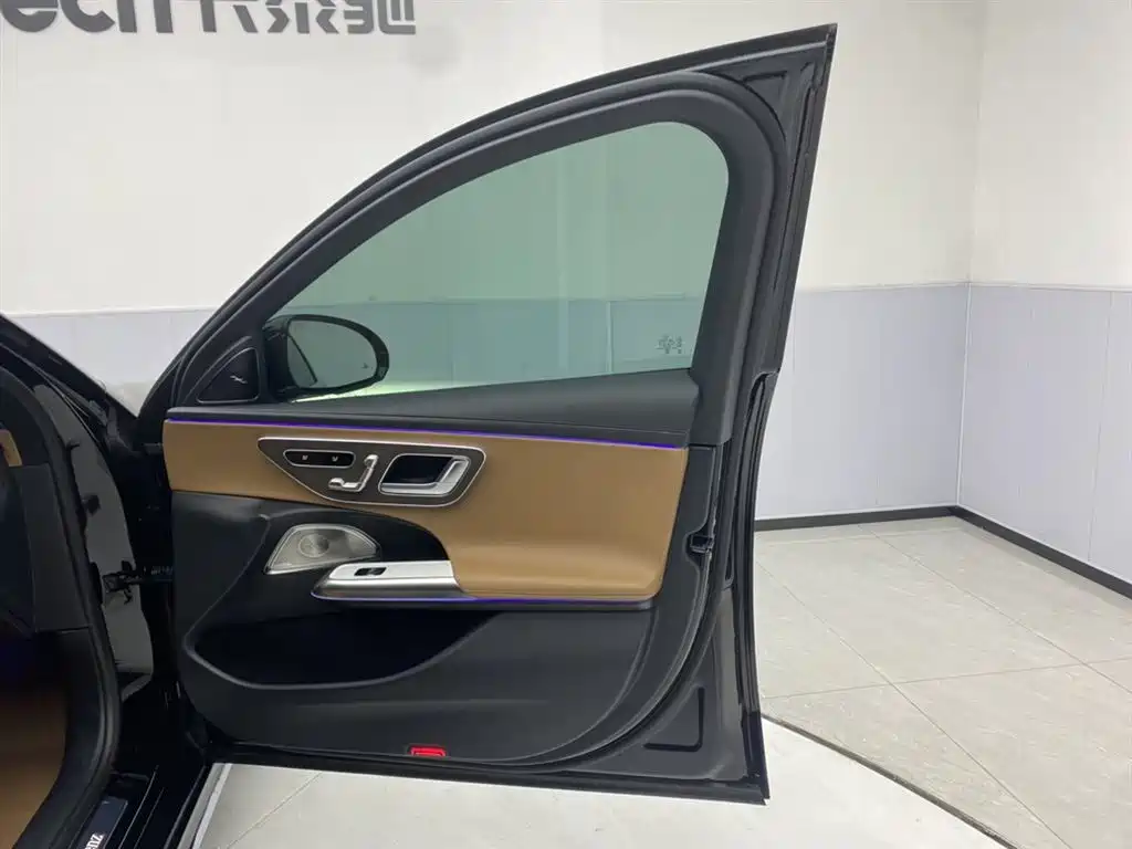 Mercedes-Benz E-Class 2026 E 300 L Luxury фото 16