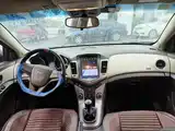 Photo 12 - Chevrolet Cruze