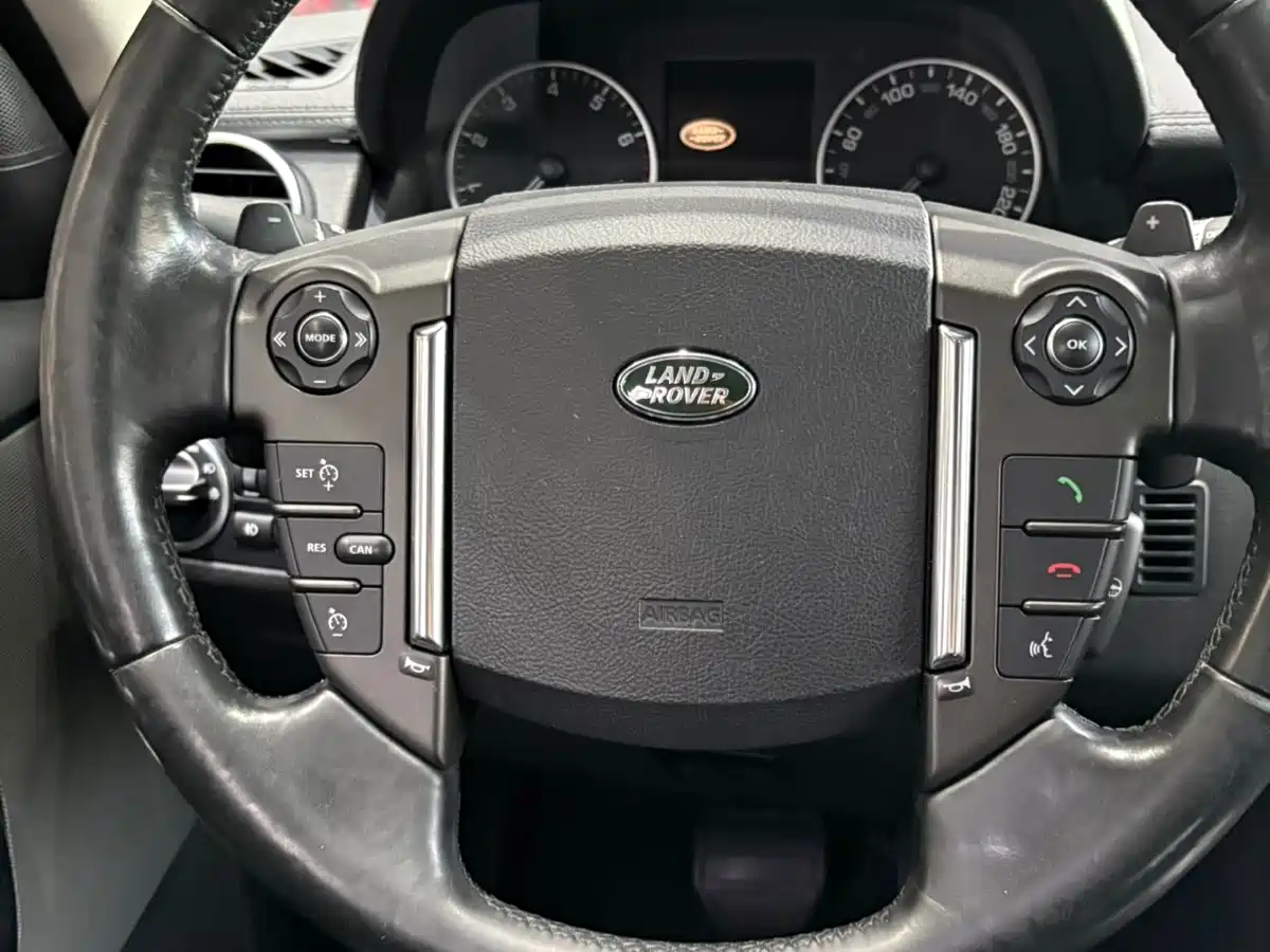 Land Rover Discovery 2015 3.0 SC V6 SE фото 17
