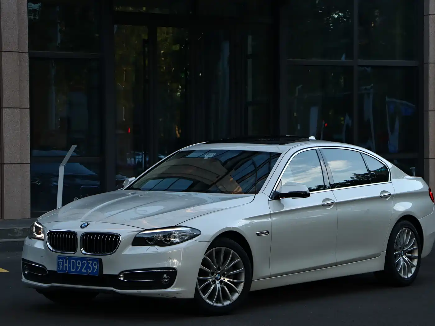 BMW 5 Series 2017 525Li Luxury Design Package