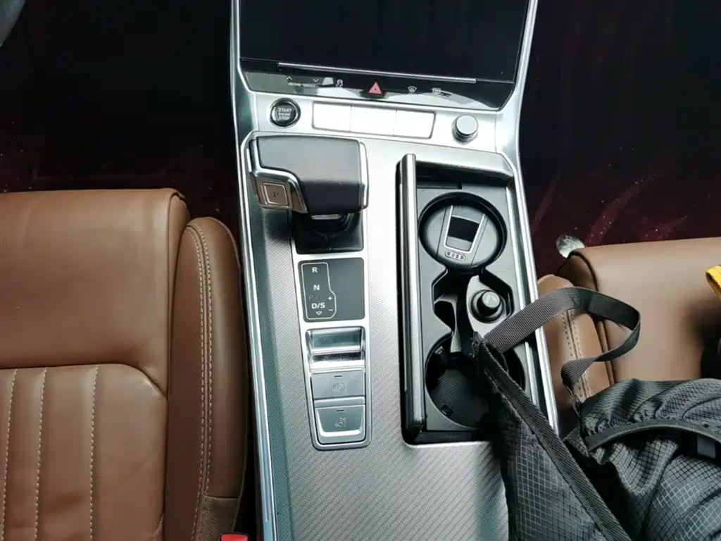 Audi A6L 2023 45 TFSI Premium Selection Elegance фото 21