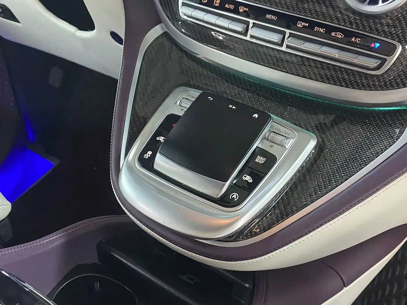 Mercedes-Benz Vito 2023 2.0T Business 7-Seater фото 14
