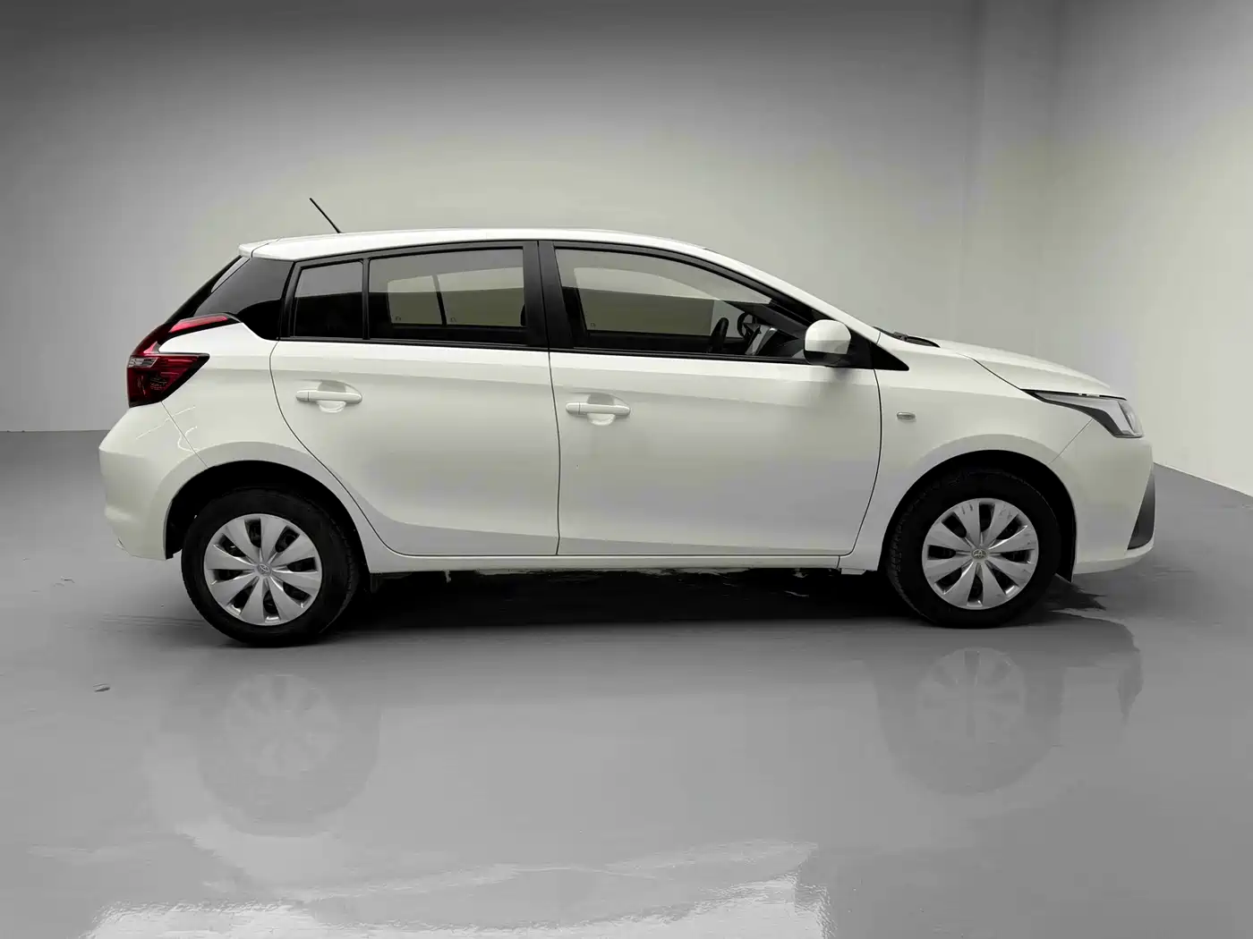 Toyota YARiS L Zhi Xuan 2019 1.5E CVT MeiDong Edition China VI фото 3