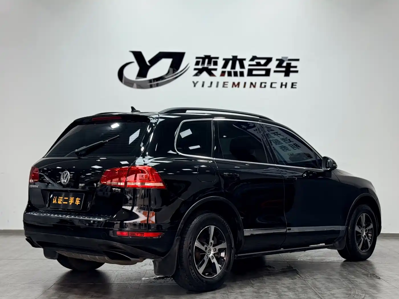 Volkswagen Touareg 2011 3.0TDI Diesel Comfort фото 16