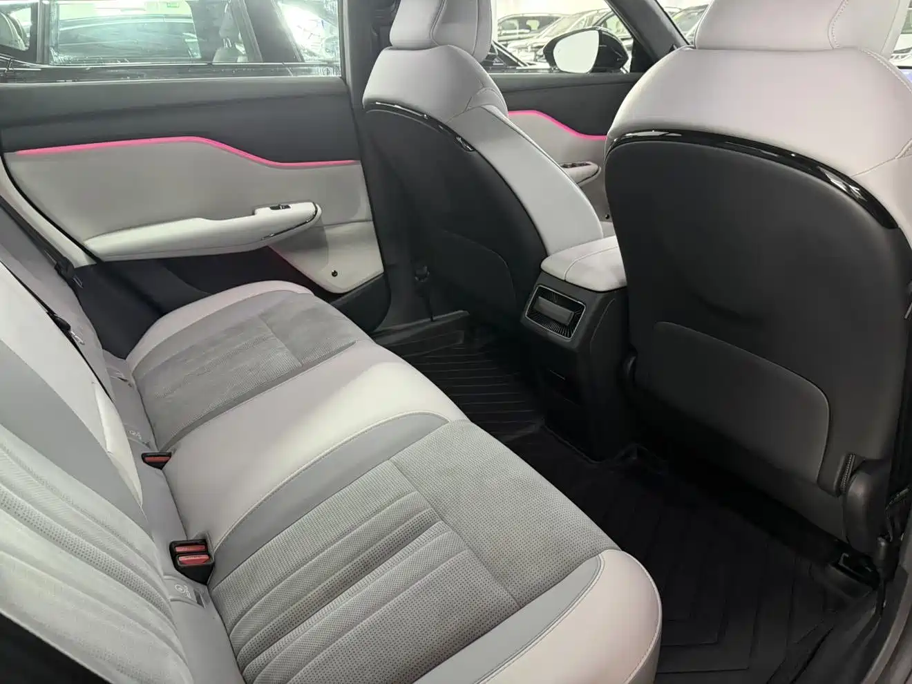 Voyah Auto Voyah Zhiyin 2024 Long Range Super Charging Edition фото 10