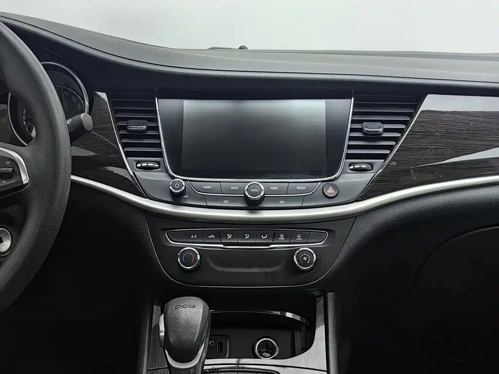 Photo 12 - Buick Verano
