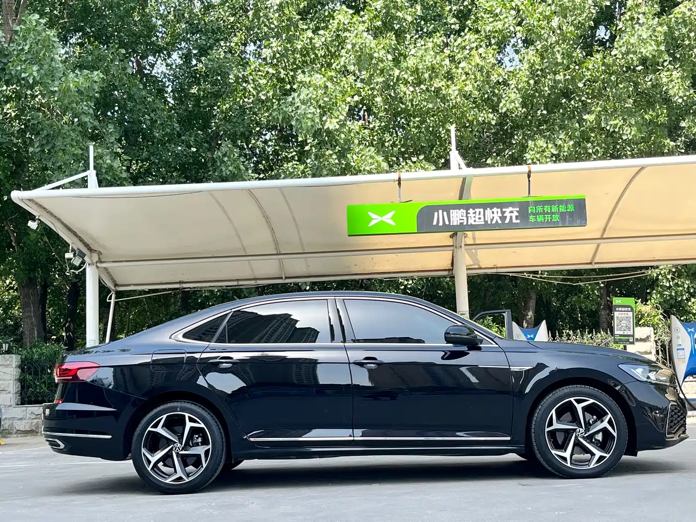 Volkswagen Passat 2023 330TSI Starlight Elite Edition фото 4