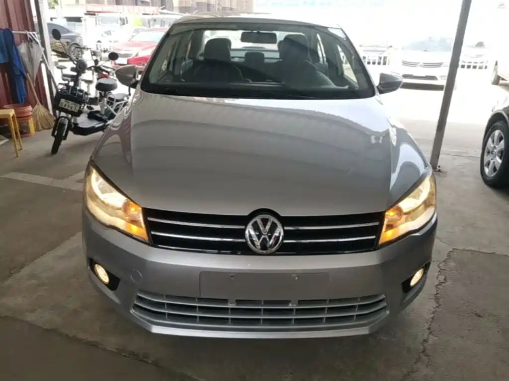 Volkswagen Jetta 2015 1.6L Auto Comfort фото 3