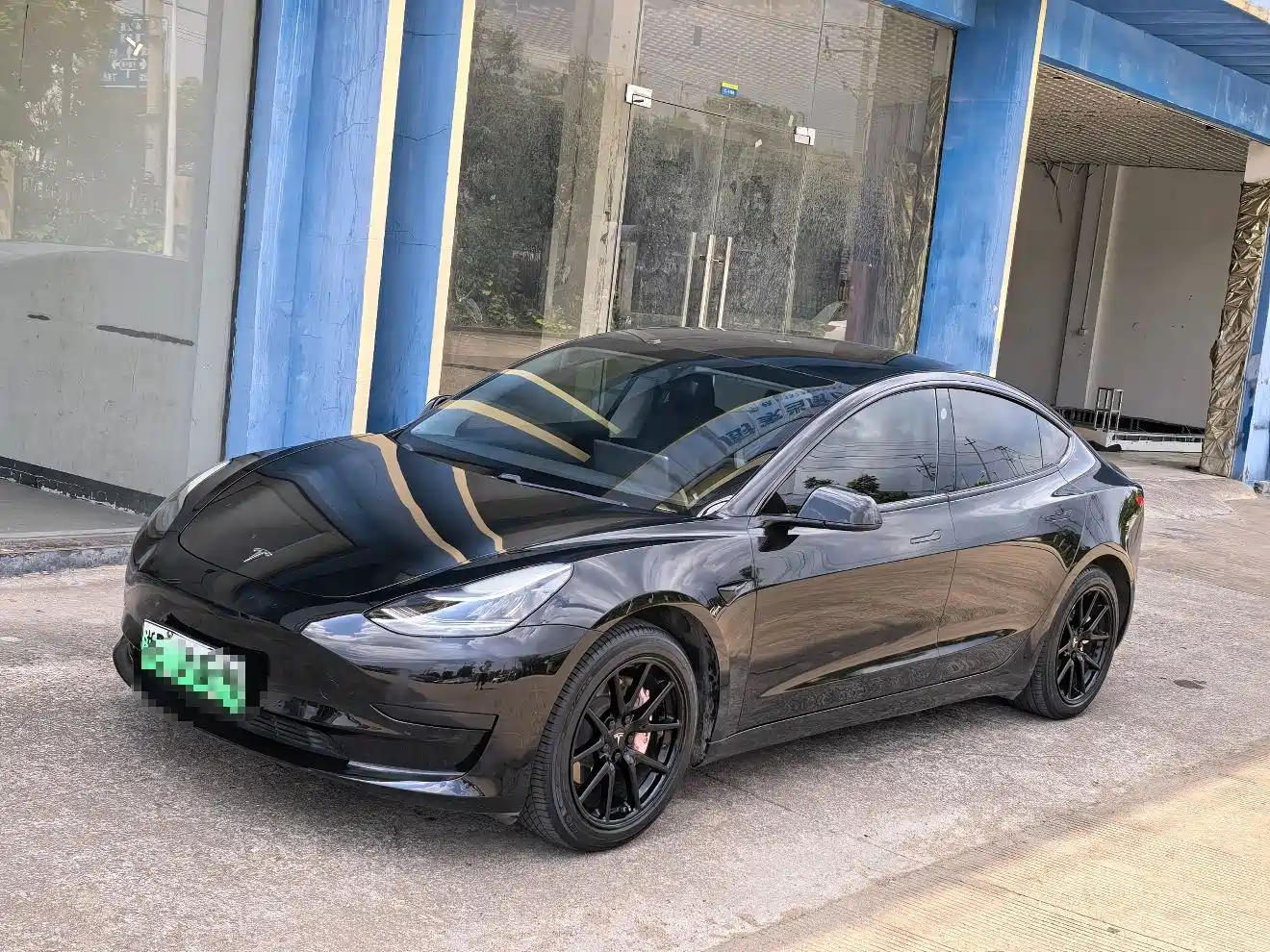 Фото 1 - Tesla Model 3