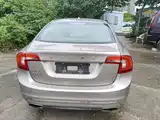صورة 6 - Volvo S60