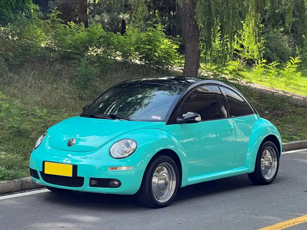 Volkswagen Beetle 2010 Model 2.0 BlackOrange Comfort Edition