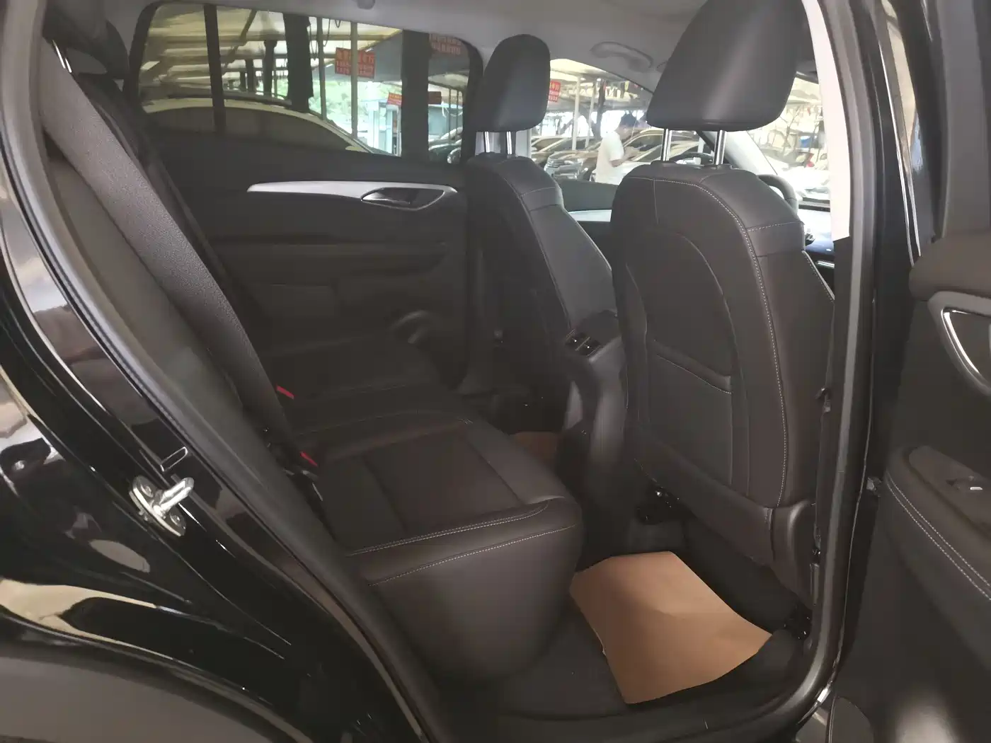 Buick Envision Plus 2025 Enclave Plus 28T 2WD Platinum Edition фото 5