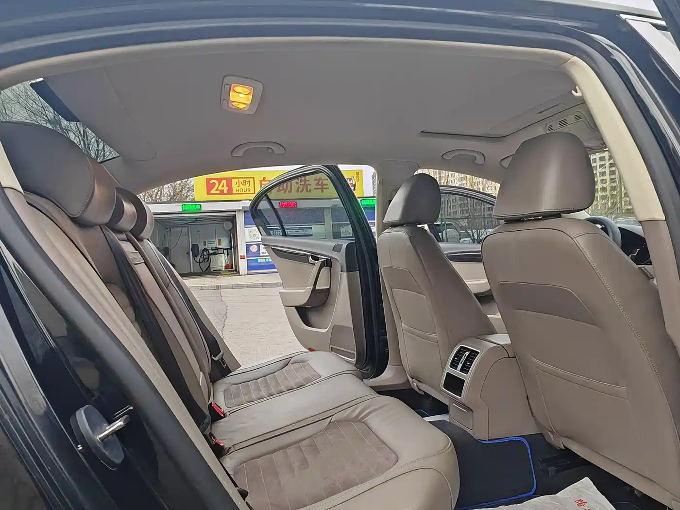 Volkswagen Magotan 2015 Facelift 1.8TSI Luxury фото 14