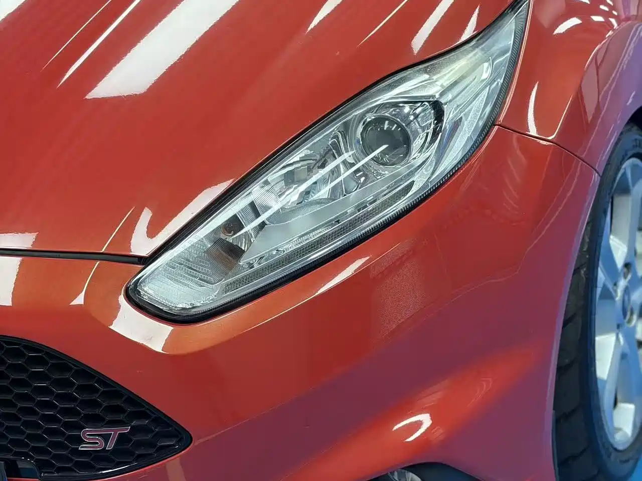 Ford Fiesta (Import) 2013 1.6T ST фото 9