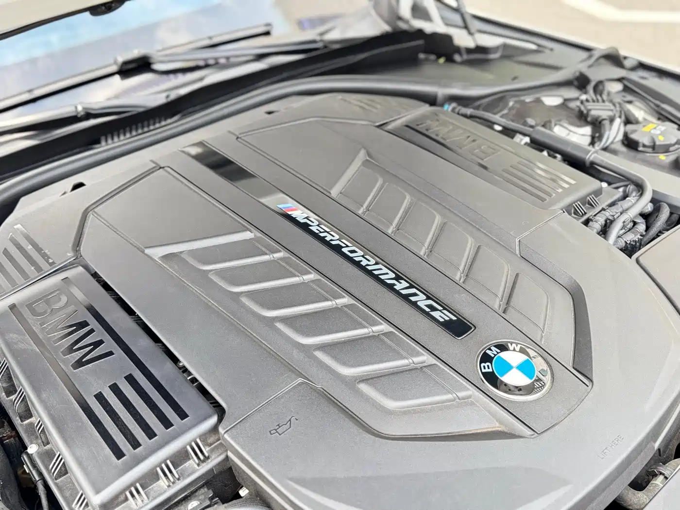 BMW 7 Series 2019 Facelift M760Li xDrive V12 Luxury Package фото 23