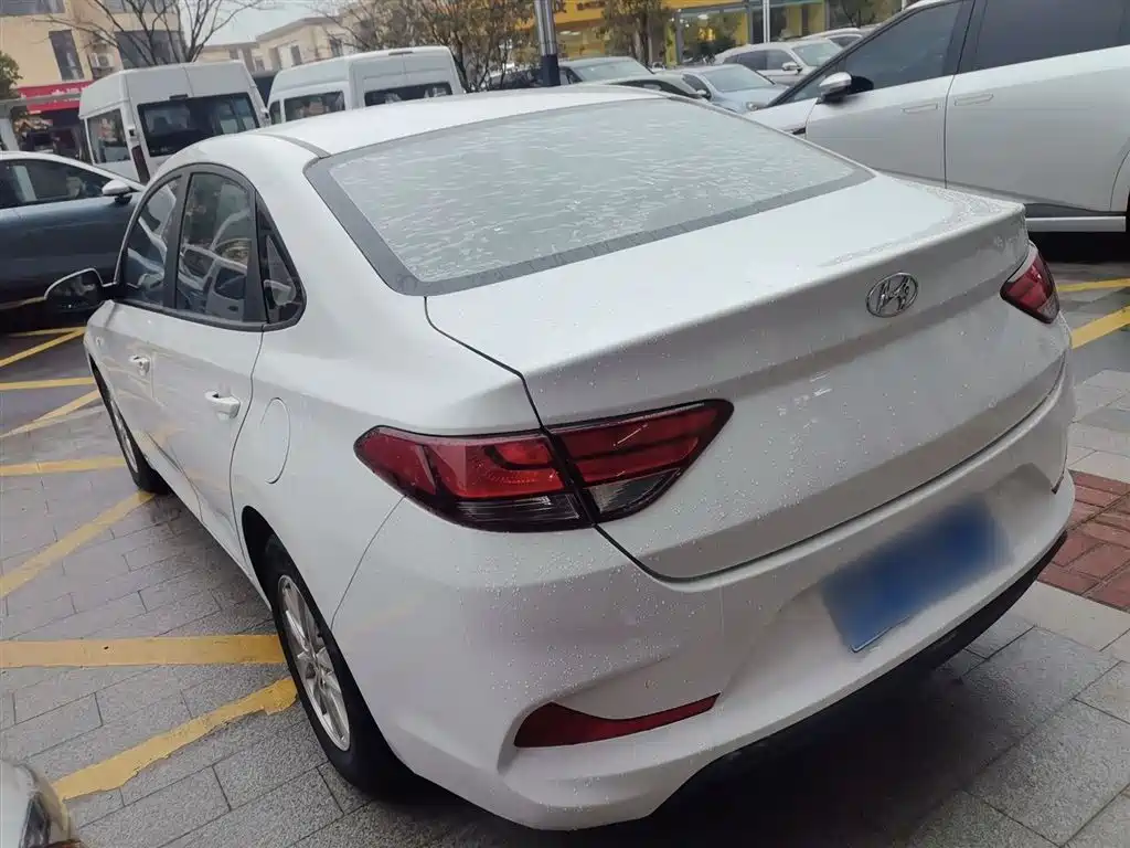 Hyundai Elantra 2020 1.6L Auto GL Pleasing Edition фото 5