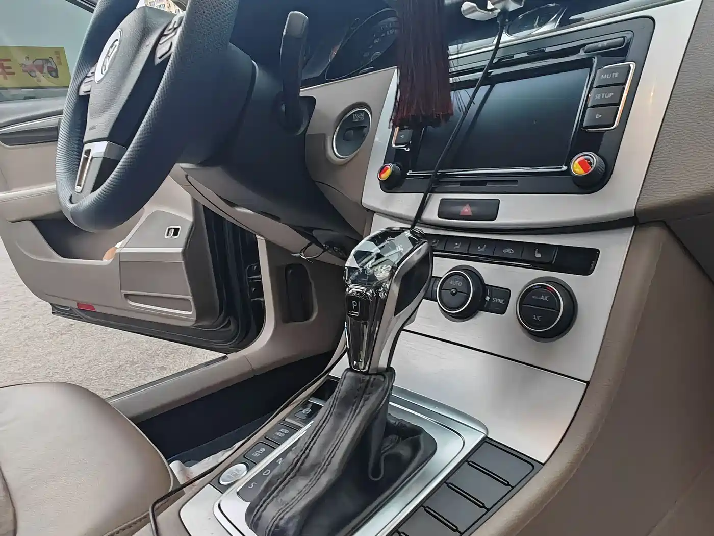 Volkswagen Magotan 2015 Facelift 1.8TSI Luxury фото 18