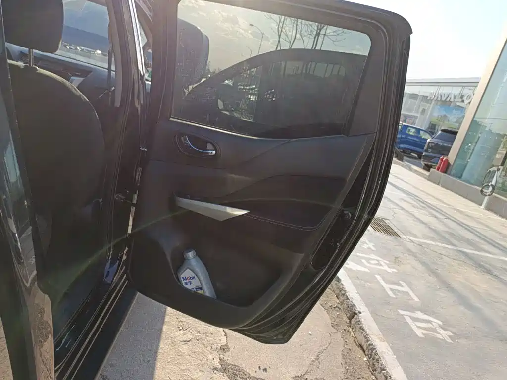 Nissan Navara 2019 2017 Model 2.5L Automatic 2WD Luxury QR25