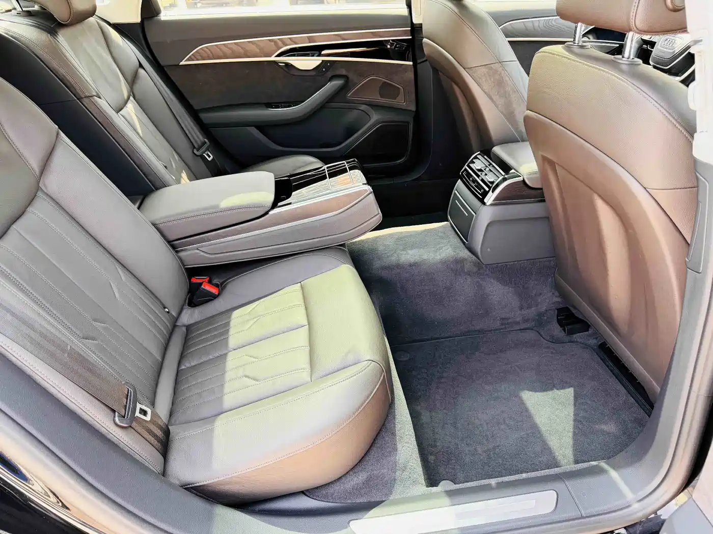 Audi A8 2018 A8L 55 TFSI quattro Launch Premium фото 16