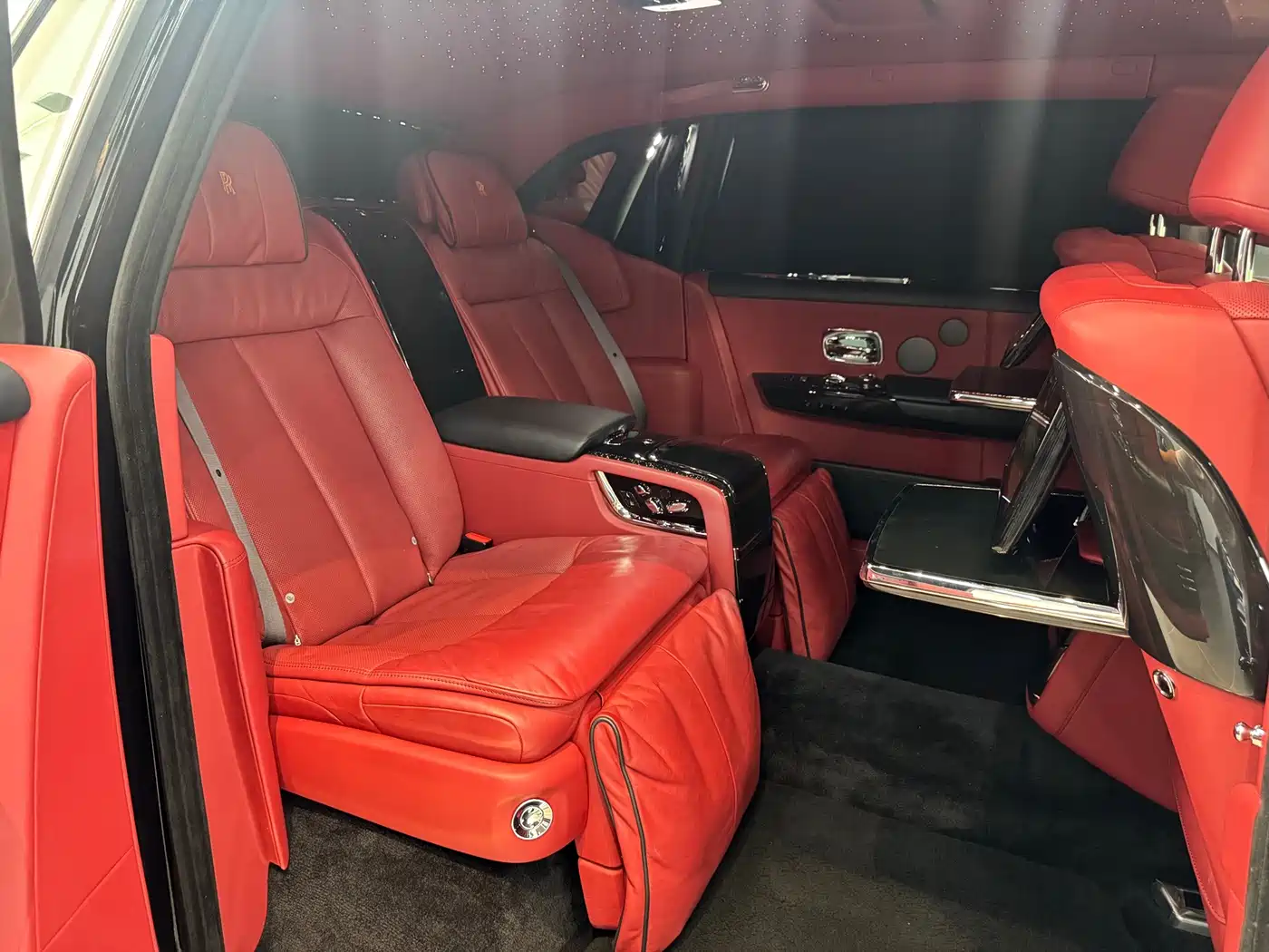 Rolls-Royce Phantom 2021 2021 Fabric Burn Collector's Edition