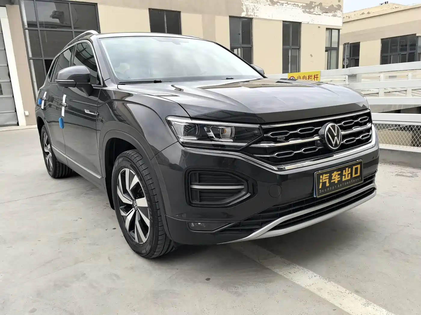 Volkswagen Tayron 2022 280TSI 2WD Luxury Smart Connect Edition фото 3