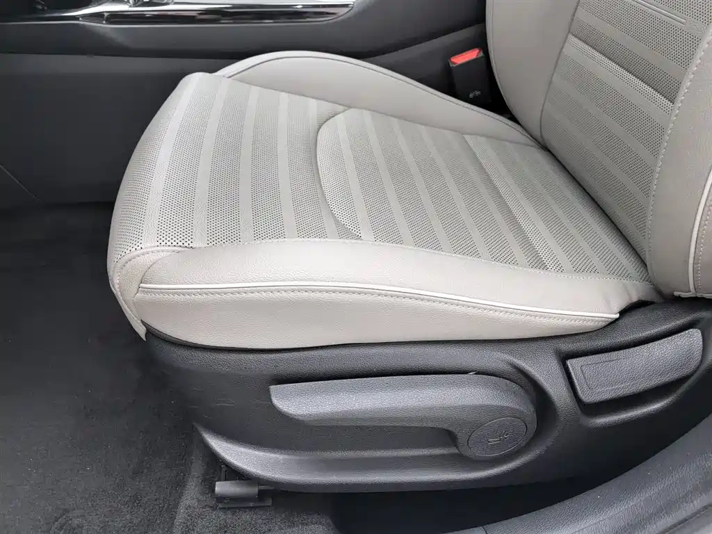 Kia K3 2023 Model 1.5L CVT Luxury Edition фото 20