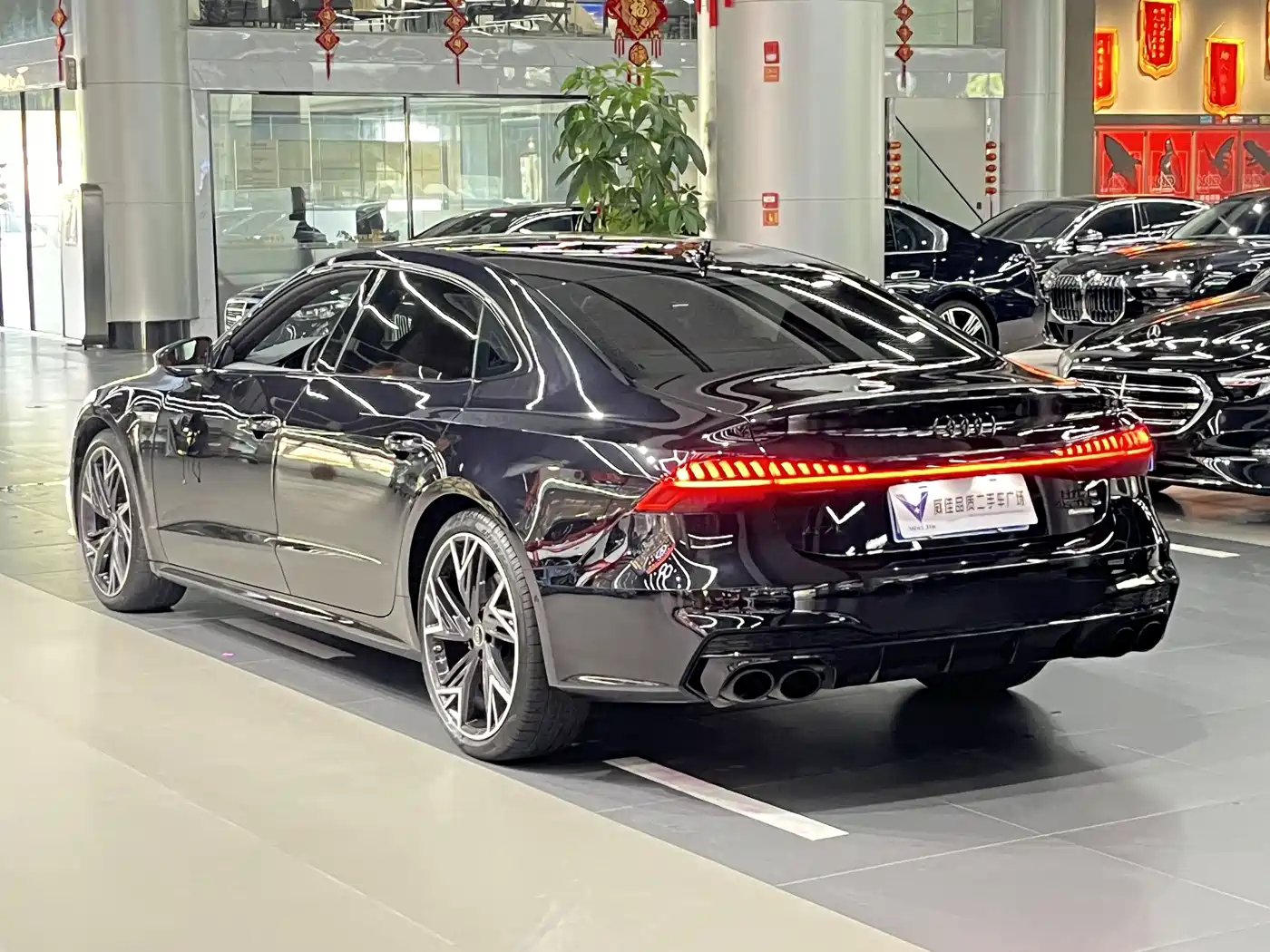 Audi A7L 2024 45 TFSI quattro S-line Black Warrior Edition фото 9