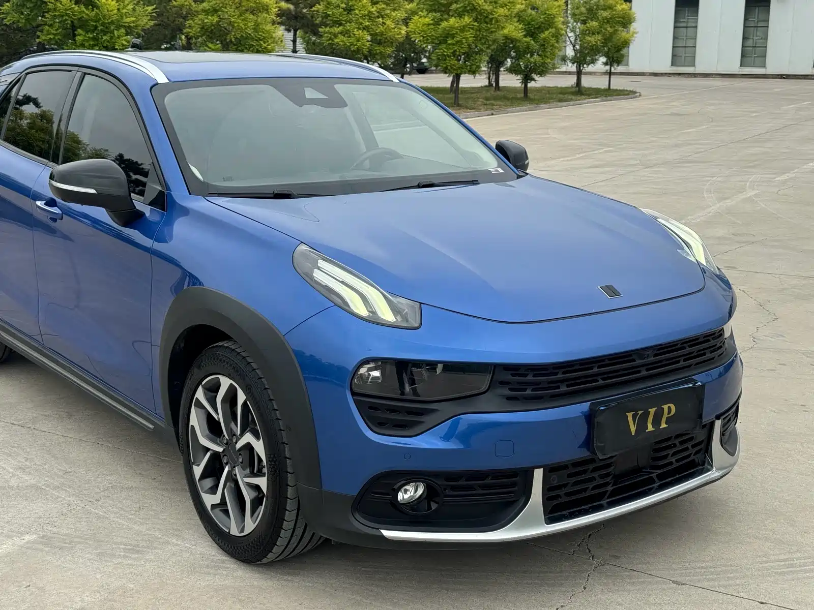 Photo 3 - Lynk & Co 02