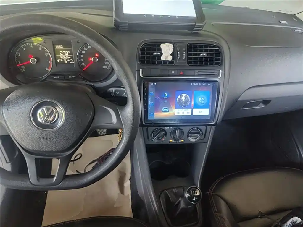 Volkswagen Polo 2016 1.4L Manual Trend фото 10