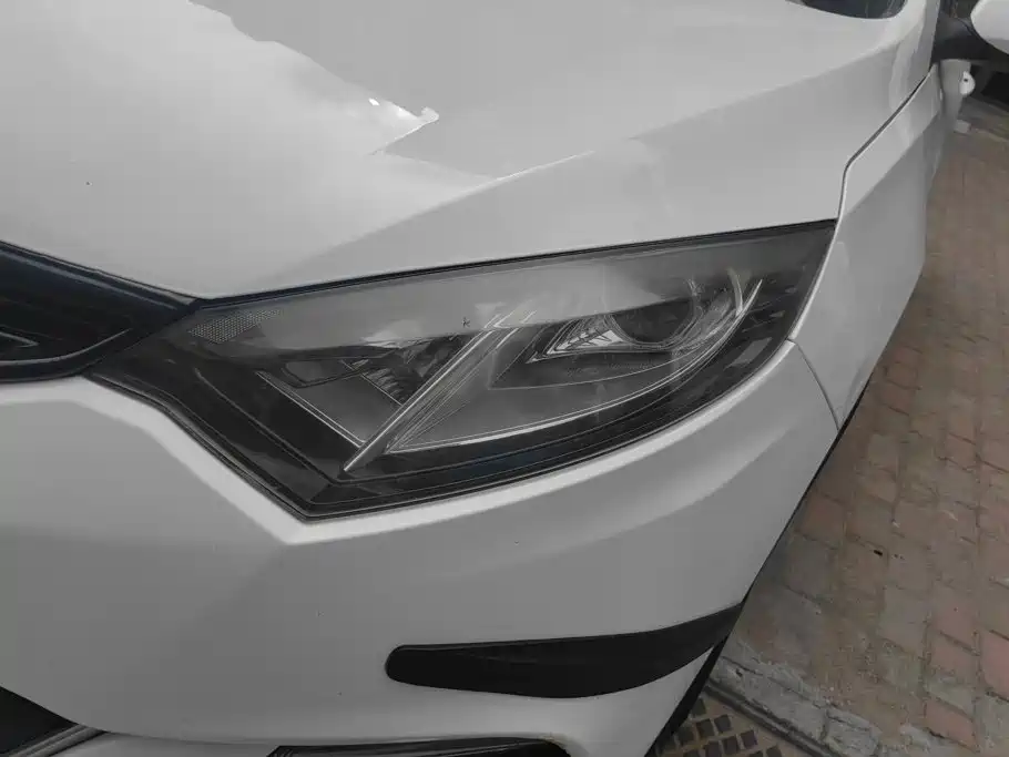 Changan Eado XT 2016 2016 1.6L Manual Stylish Cool Edition