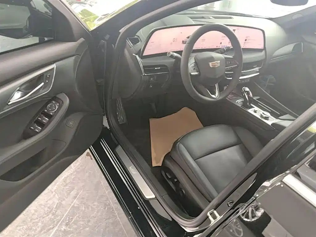 Cadillac CT5 2024 28T Luxury Model Pro фото 16